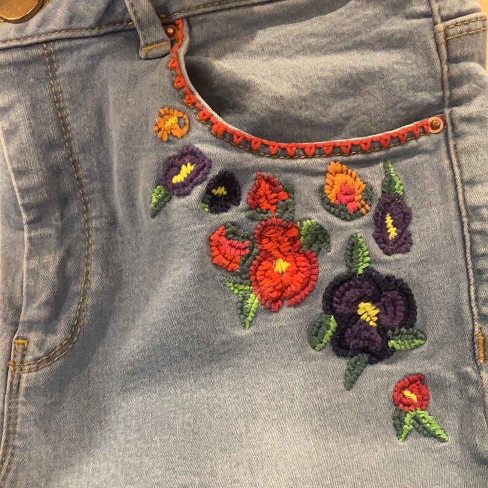 Floral Embroidered Stretchy Skinny Jean - Picture 2 of 6
